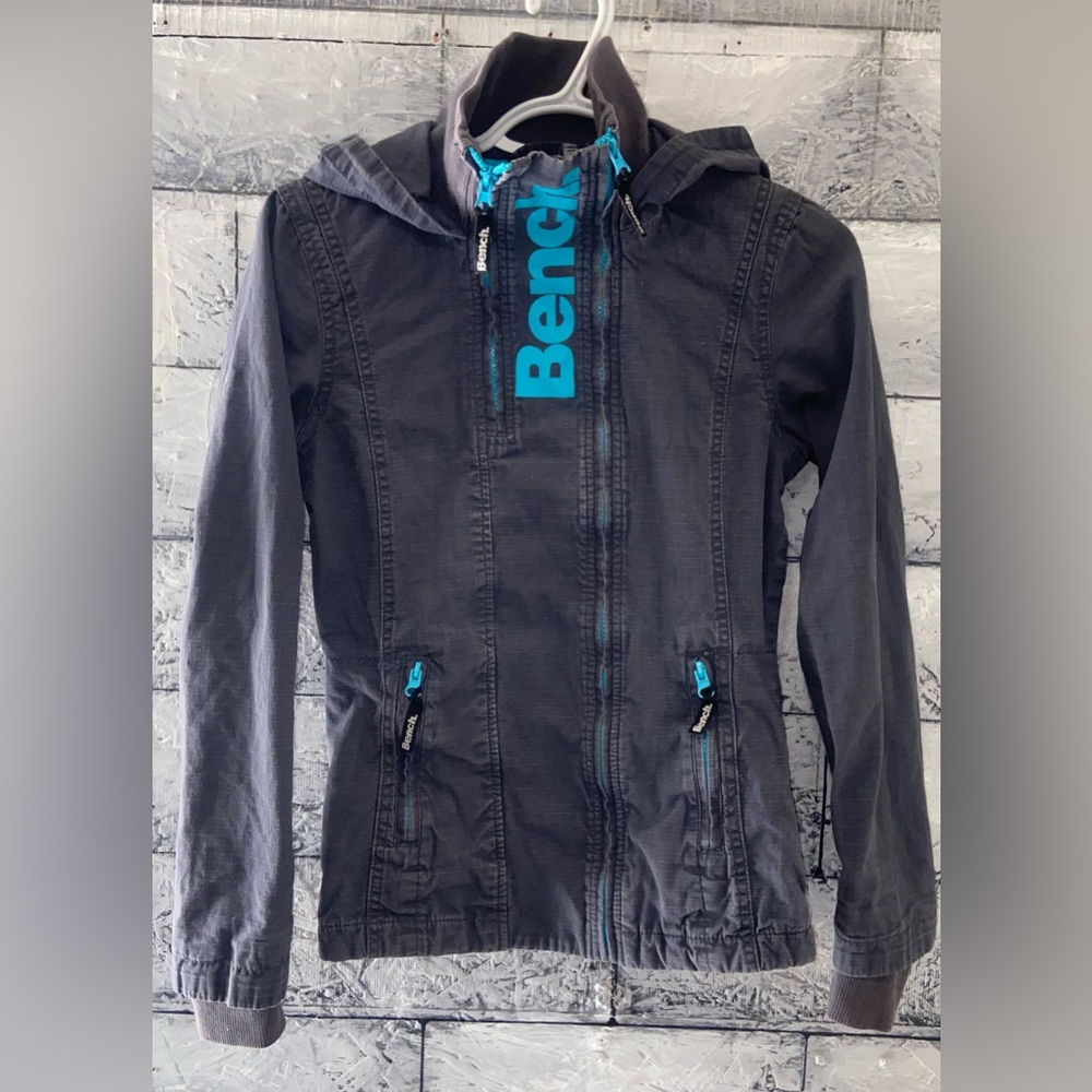 Bench Lightweight Jacket Grey/Blue Accents XS - Picture 2 of 8